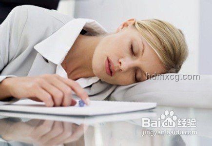 不良姿势危害大：健康与美学双重风险揭示